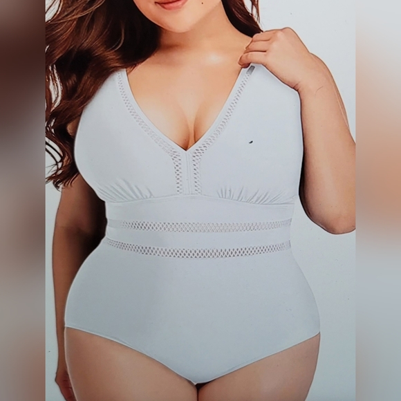 NWT Stunning Crochet Detail Plus Size Bathing Swim Suit One Piece White XXL - Picture 4 of 12